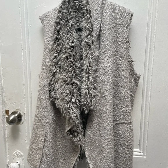 Vest - Picture 1 of 3